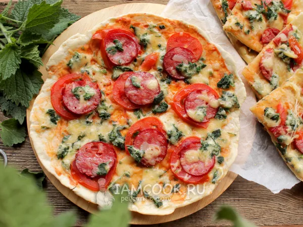 Фото блюда: Пицца с крапивой на сковороде