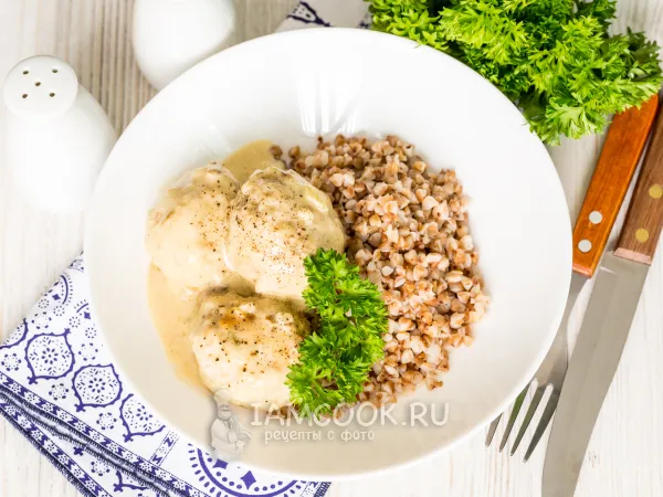 Фото блюда: Тефтели в сливочно-грибном соусе