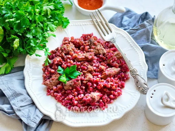 Фото блюда: Красная гречка с говядиной и свеклой