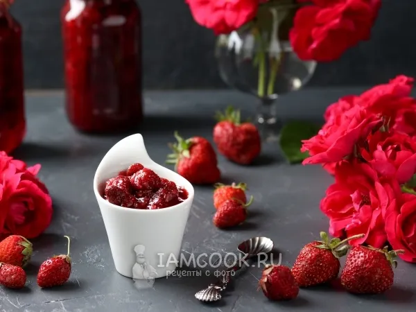 Фото блюда: Клубнично-розовое варенье