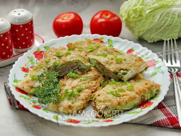 Фото блюда: Пекинская капуста с фаршем на сковороде