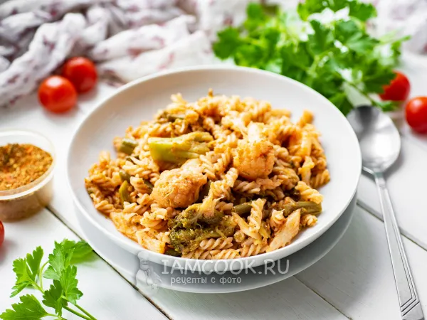 Фото блюда: Макароны с замороженными овощами на сковороде