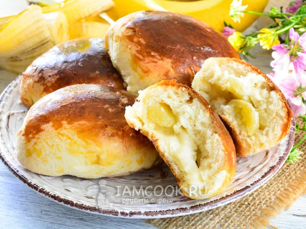 Фото блюда: Пирожки с бананами из дрожжевого теста