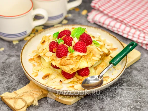 Фото блюда: Десерт из слоеного теста и заварного крема