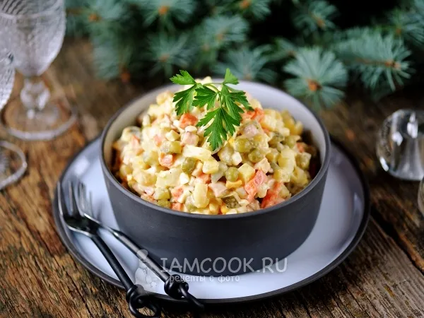 Фото блюда: «Оливье» с копченой курицей