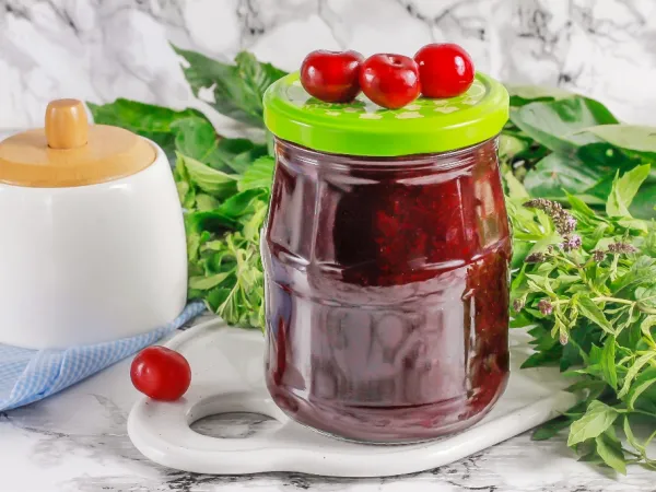 Фото блюда: Варенье из вишни через мясорубку (без косточек)