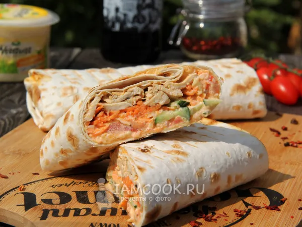 Фото блюда: Шаурма с курицей, корейской морковью и капустой