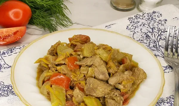 Фото блюда: Куриная печень с перцем и помидорами