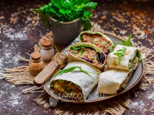 Фото блюда: Рулет из лаваша с тунцом