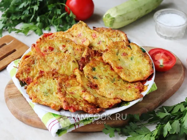 Фото блюда: Оладьи из кабачков с помидорами