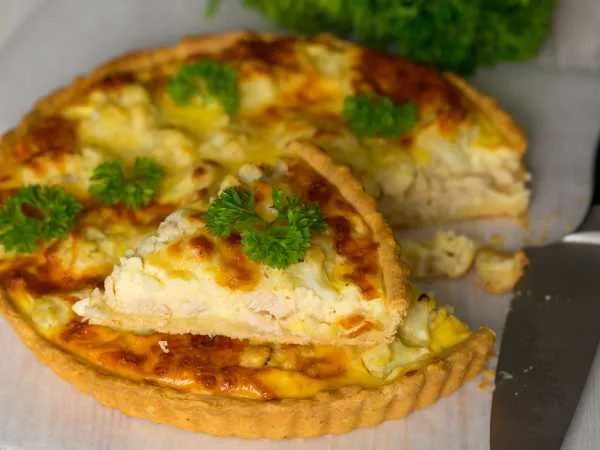 Фото блюда: Киш с цветной капустой и курицей