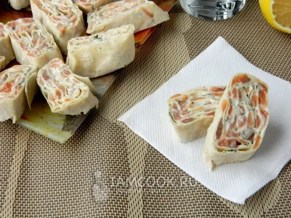 Фото блюда: Рулет из лаваша с красной рыбой