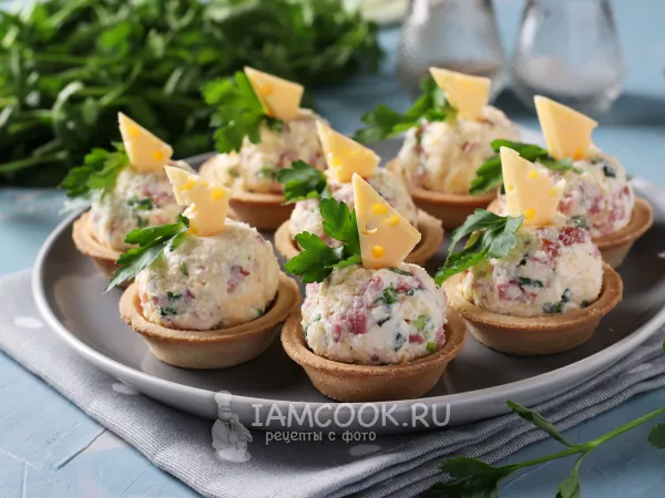 Фото блюда: Тарталетки с колбасой и сыром