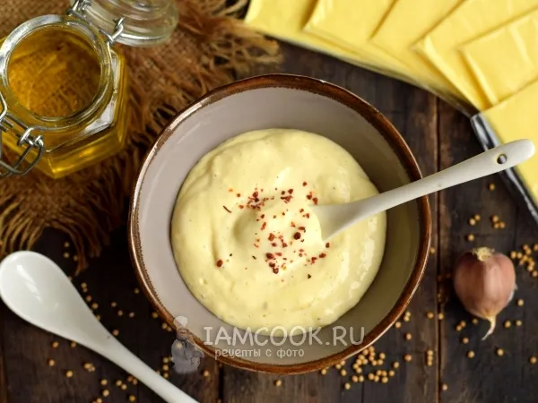 Фото блюда: Сырный соус из плавленого сыра