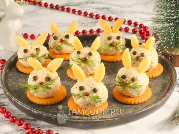 Фото блюда: Сырная закуска «Кролики» на крекерах