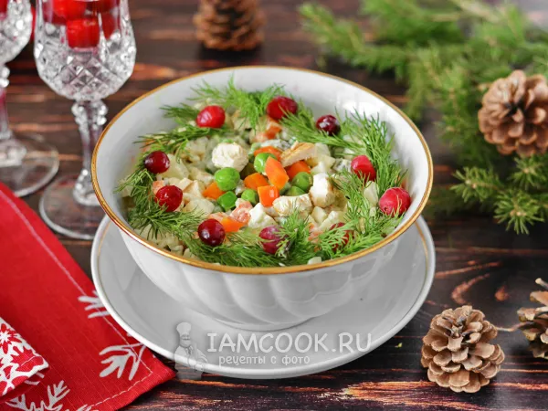 Фото блюда: Салат «Столичный» с куриной грудкой