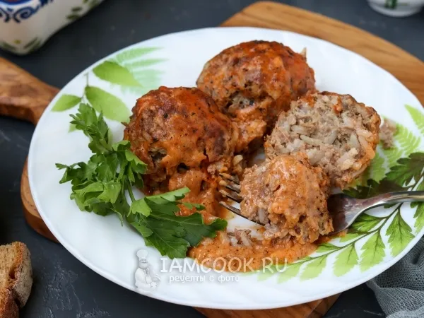 Фото блюда: Тефтели в сметанно-томатном соусе в духовке