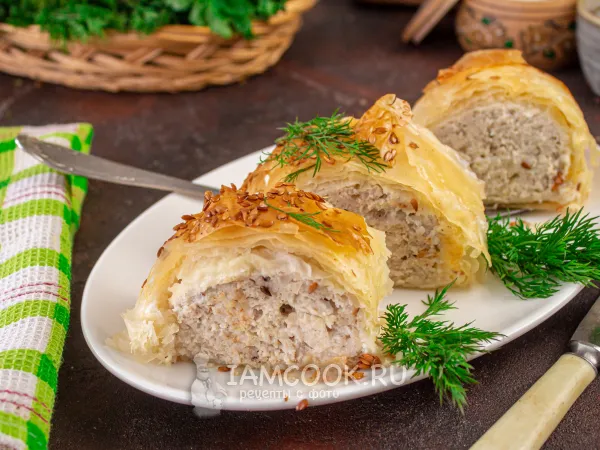 Фото блюда: Рулет из теста фило с фаршем