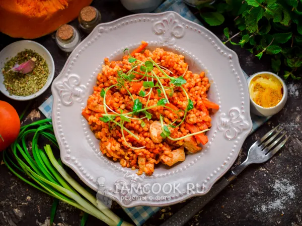 Фото блюда: Булгур с курицей в томатном соусе