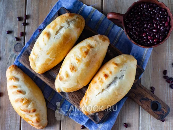 Фото блюда: Сладкие пирожки с фасолью (в духовке)