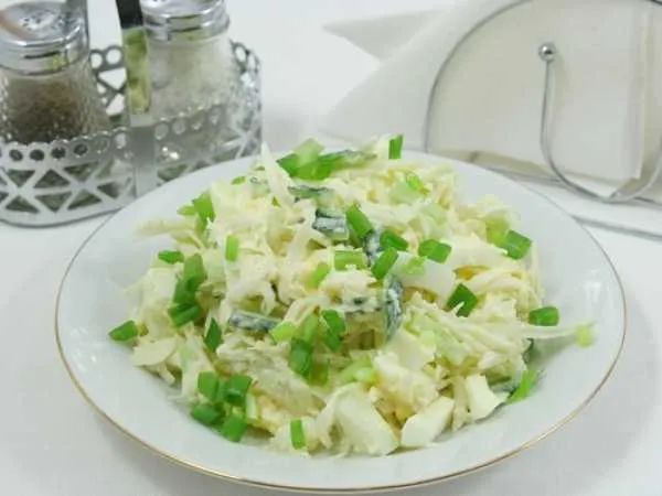 Фото блюда: Салат из капусты кольраби