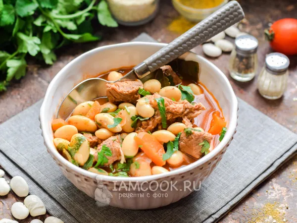 Фото блюда: Говядина с фасолью в томатном соусе (тушеные)