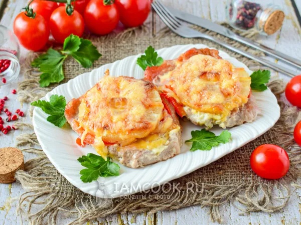 Фото блюда: Мясо по-французски с ананасами и помидорами