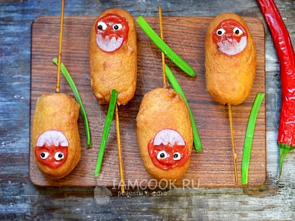 Фото блюда: Корн-дог (сосиски в кукурузном кляре на палочке)