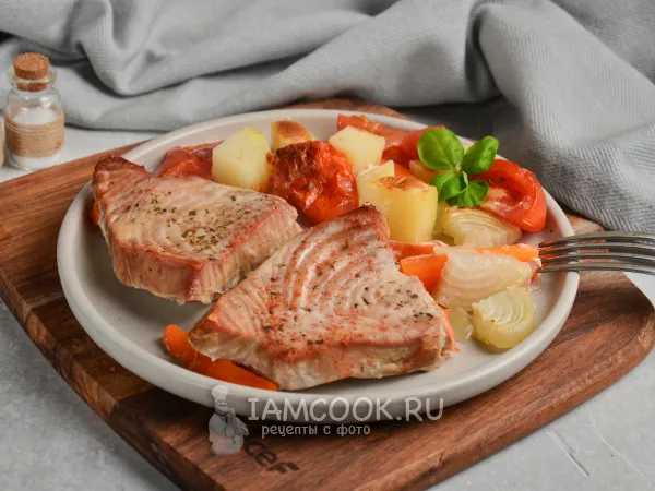 Фото блюда: Филе тунца в духовке с овощами