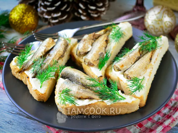 Фото блюда: Бутерброды со шпротами и чесноком (с майонезом)