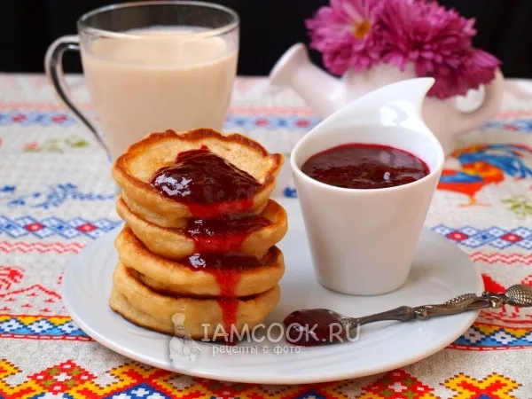 Фото блюда: Пышные дрожжевые оладьи на ряженке