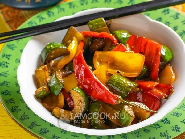 Фото блюда: Жареные огурцы с перцем