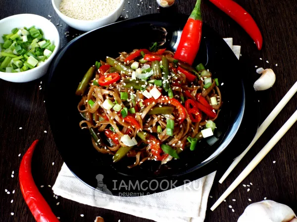 Фото блюда: Лапша вок с фасолью (стручковой) и овощами