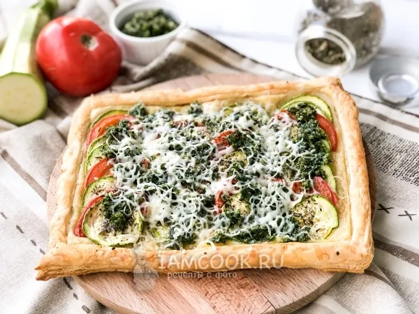 Фото блюда: Слойка с кабачком и томатами