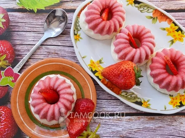 Фото блюда: Муссовые пирожные с клубникой