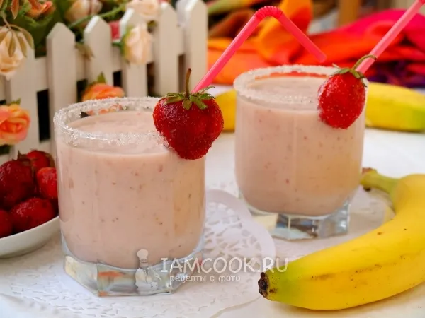 Фото блюда: Клубнично-банановый молочный коктейль