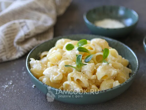 Фото блюда: Макароны с сыром, яйцом и сливками