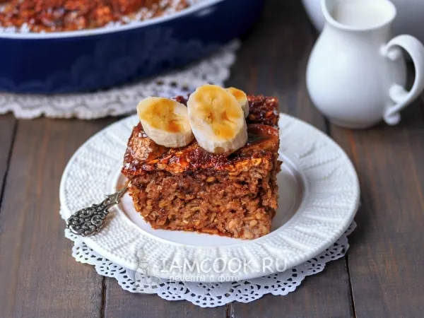 Фото блюда: Геркулесовая каша с бананом, финиками и орехами в духовке