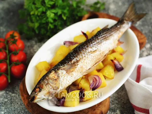 Фото блюда: Пеленгас с картошкой в духовке