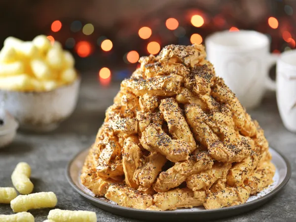 Фото блюда: Торт «Муравейник» из кукурузных палочек