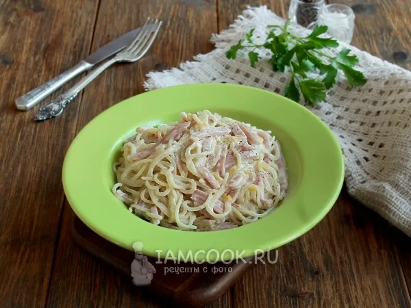 Фото блюда: Паста с сыром, ветчиной и сливками
