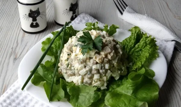 Фото блюда: Салат с плавленым сыром и яйцом
