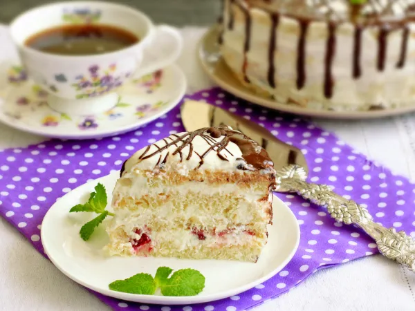 Фото блюда: Торт из батона без выпечки со сметаной и творогом