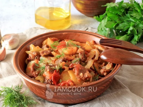 Фото блюда: Картофель с бараниной и перцем под соусом в духовке