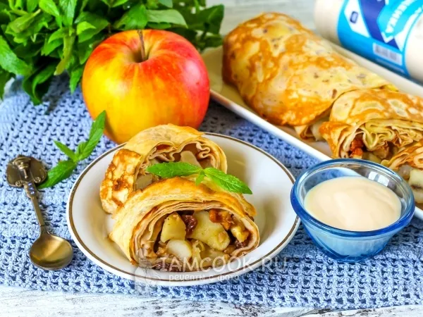 Фото блюда: Блинный штрудель с яблоками