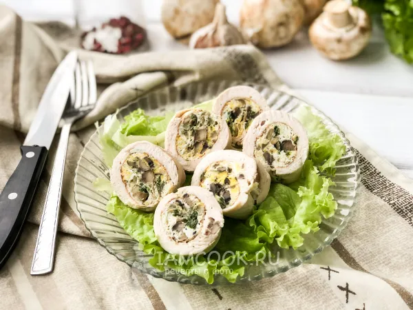 Фото блюда: Куриный рулет с яйцом и грибами в духовке