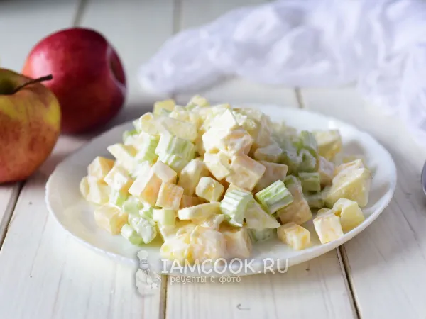 Фото блюда: Салат «Дамский» с ананасами, сыром, яблоками и сельдереем