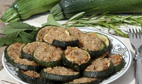 Фото блюда: Кабачки или цукини с сыром, орехами и розмарином