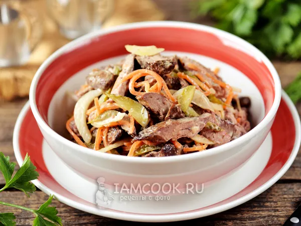 Фото блюда: Салат «Зимушка» с печенью и корейской морковью