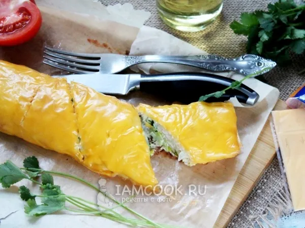 Фото блюда: Рулет из лаваша с куриным фаршем в сырной оболочке